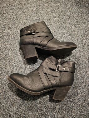 American Eagle Outfitters Black Strappy Ankle Boots
